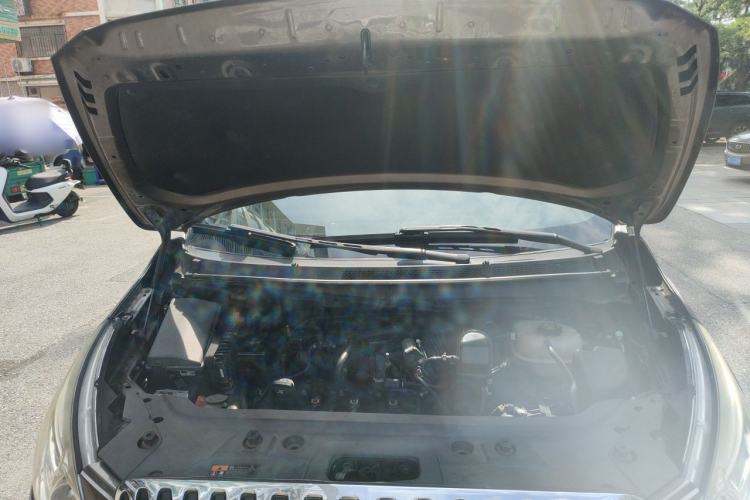 Used Buick GL8 2013 3.0L GT Luxury Business Haoya Edition Engine Bay