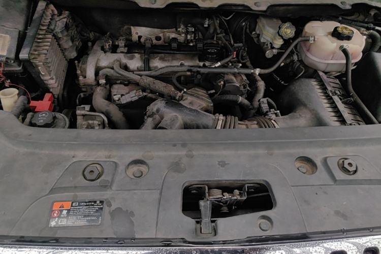 Used Buick GL8 2013 2.4L CT Luxury Business Comfort Edition Engine Bay