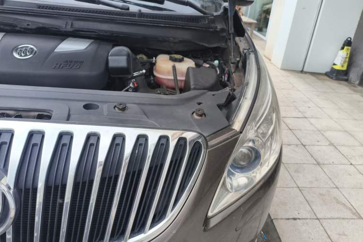 Used Buick GL8 2013 3.0L XT Luxury Business Flagship Edition Engine Bay Left