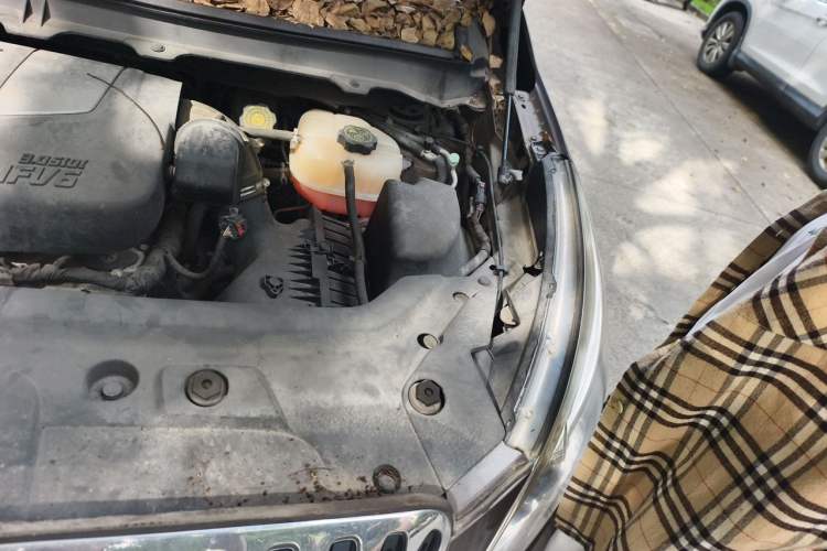 Used Buick GL8 2013 3.0L XT Luxury Business Flagship Edition Engine Bay Left