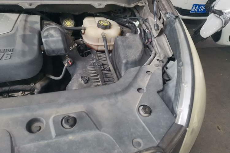 Used Buick GL8 2013 3.0L GT Luxury Business Haoya Edition Engine Bay Left