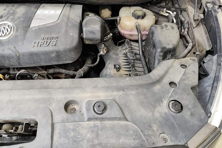 Used Buick GL8 2013 3.0L GT Luxury Business Haoya Edition Engine Bay Left