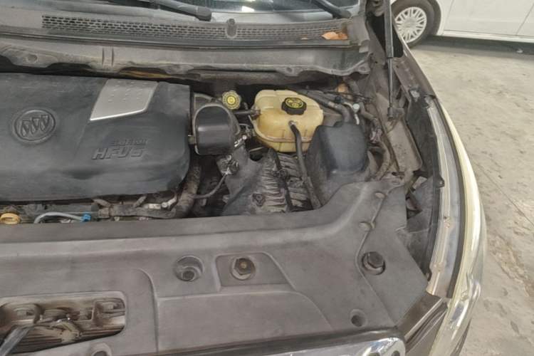 Used Buick GL8 2013 3.0L GT Luxury Business Haoya Edition Engine Bay Left