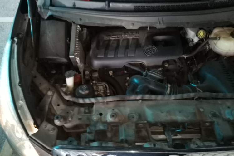 Used Buick GL8 2013 2.4L CT Luxury Business Comfort Edition Engine Bay Right