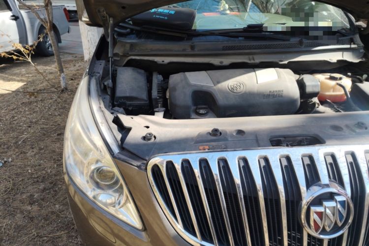 Used Buick GL8 2013 3.0L XT Luxury Business Flagship Edition Engine Bay Right