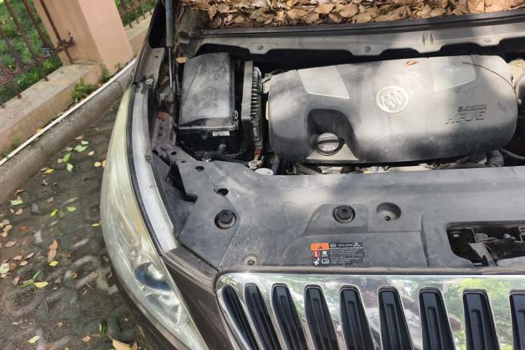 Used Buick GL8 2013 3.0L XT Luxury Business Flagship Edition Engine Bay Right