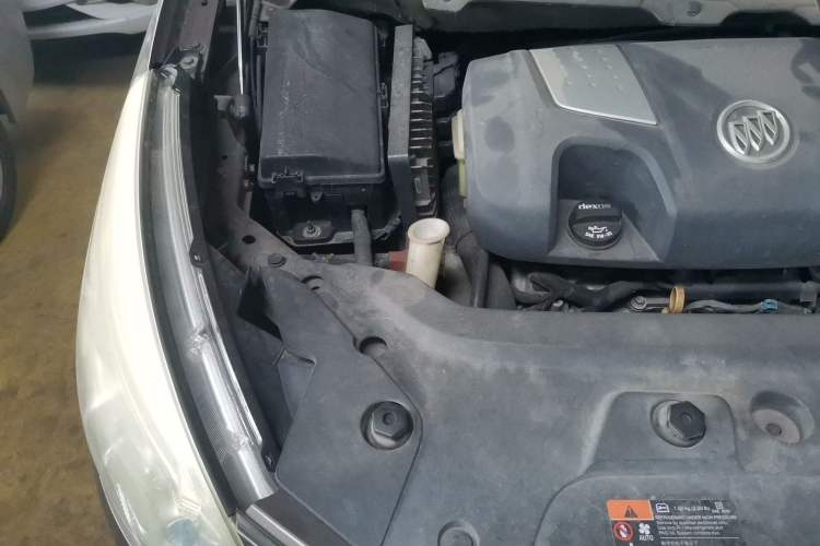 Used Buick GL8 2013 3.0L GT Luxury Business Haoya Edition Engine Bay Right