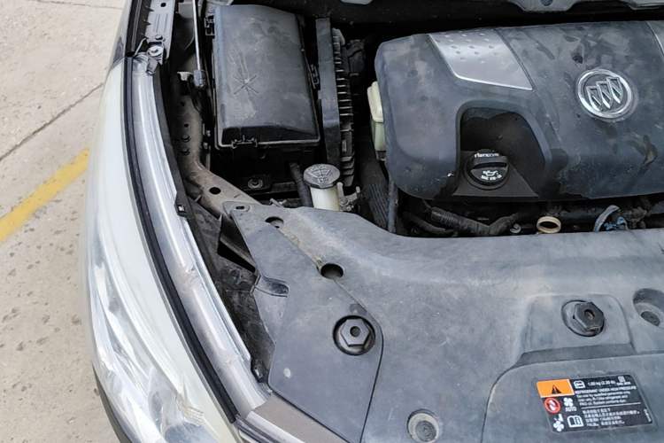 Used Buick GL8 2013 3.0L GT Luxury Business Haoya Edition Engine Bay Right