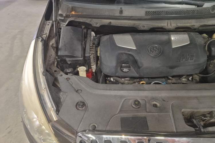 Used Buick GL8 2013 3.0L GT Luxury Business Haoya Edition Engine Bay Right