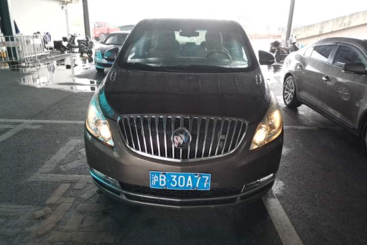 Used Buick GL8 2013 2.4L CT Luxury Business Comfort Edition Front