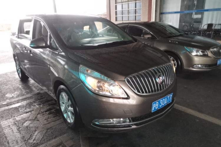 Used Buick GL8 2013 2.4L CT Luxury Business Comfort Edition Front Right 45 Deg