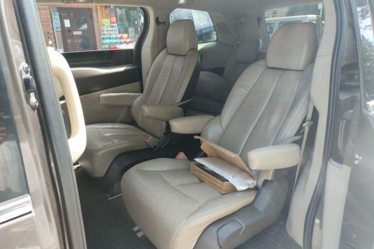 Used Buick GL8 2013 3.0L GT Luxury Business Haoya Edition Left Rear Seat