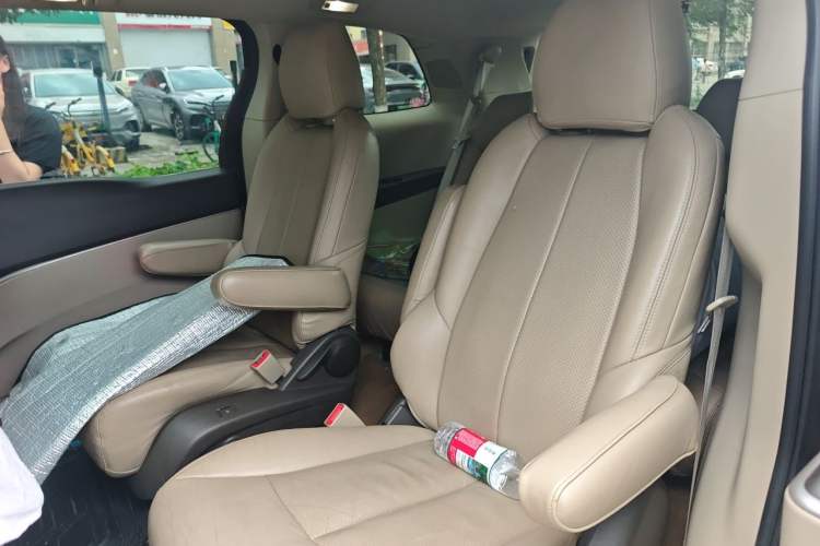 Used Buick GL8 2013 3.0L XT Luxury Business Flagship Edition Left Rear Seat