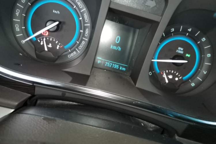 Used Buick GL8 2013 2.4L CT Luxury Business Comfort Edition Odometer Close Up