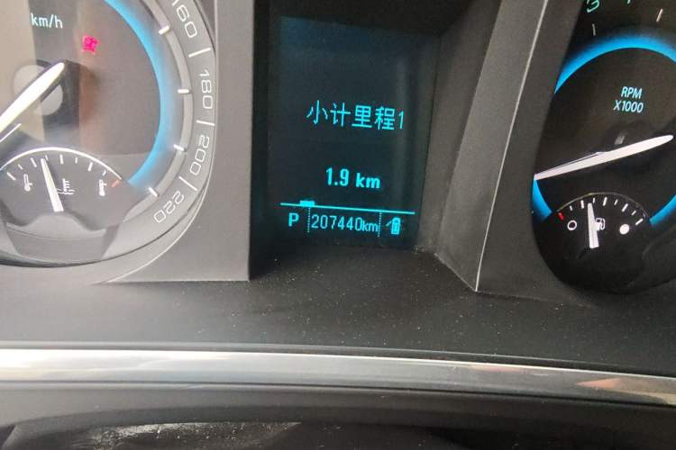 Used Buick GL8 2013 3.0L XT Luxury Business Flagship Edition Odometer Close Up