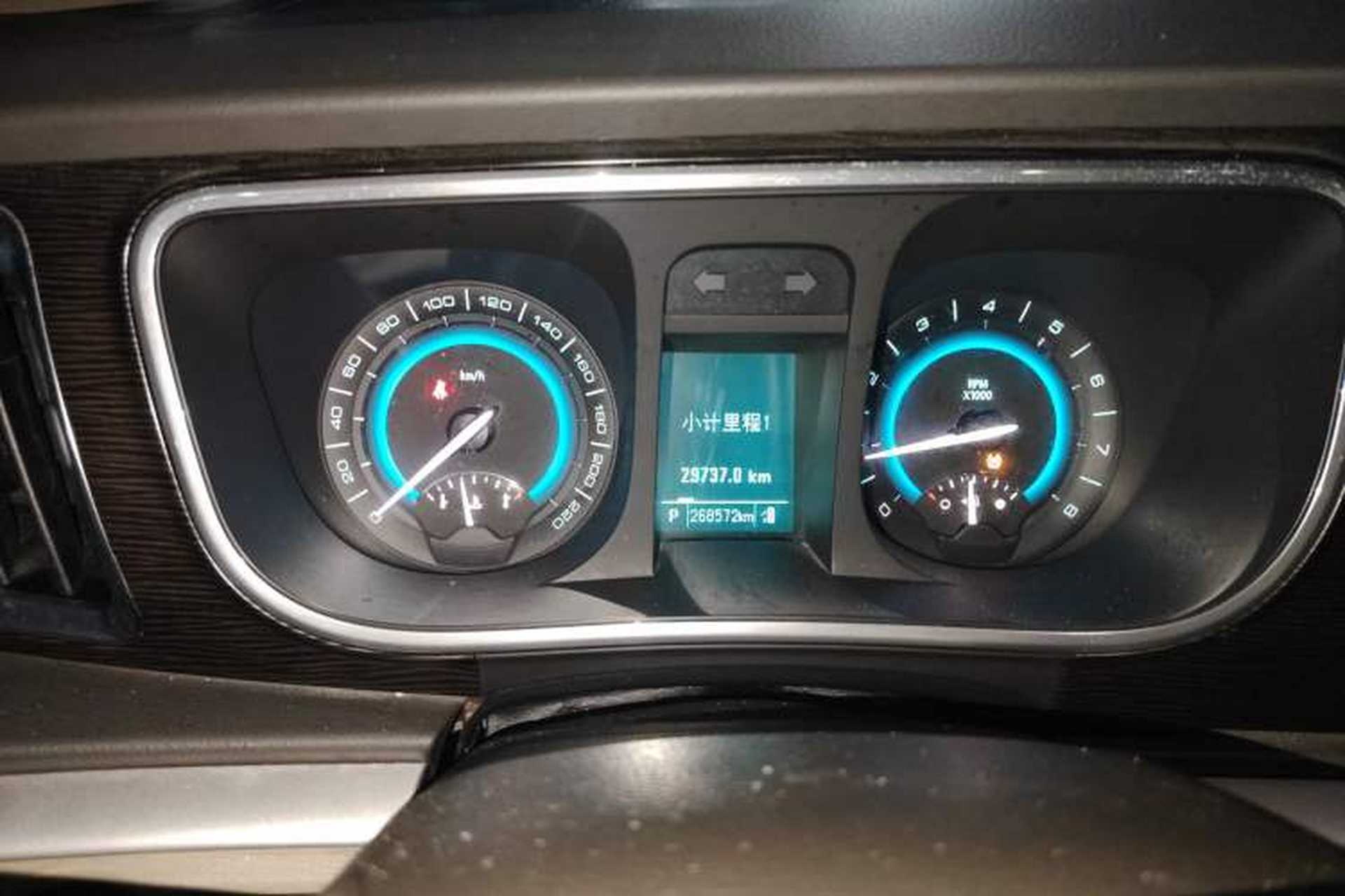 Used Buick GL8 2013 2.4L CT Luxury Business Comfort Edition Odometer Close Up