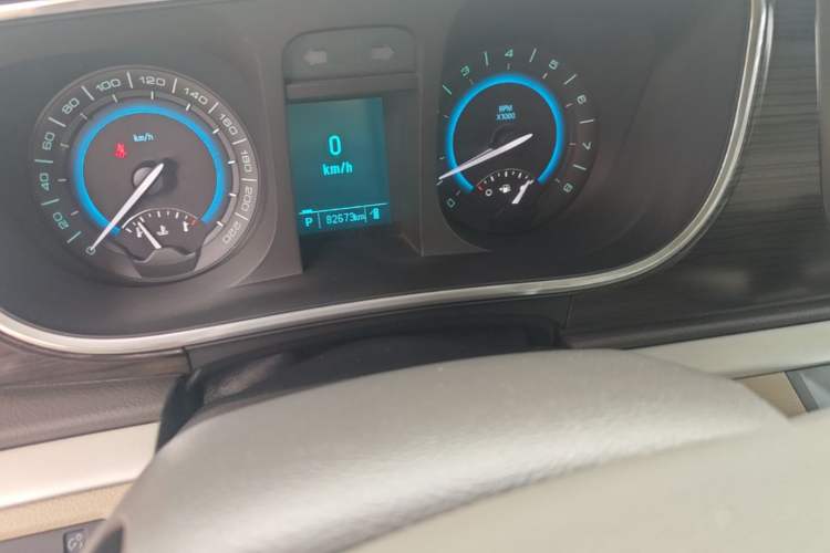 Used Buick GL8 2013 3.0L GT Luxury Business Haoya Edition Odometer Close Up