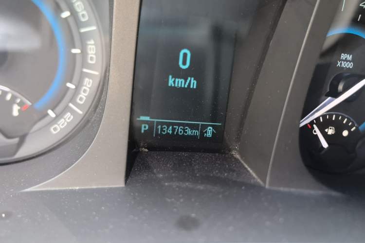 Used Buick GL8 2013 3.0L GT Luxury Business Haoya Edition Odometer Close Up