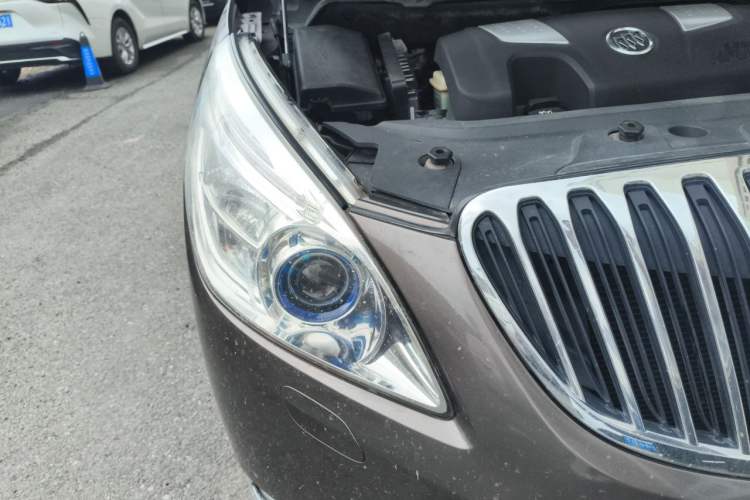 Used Buick GL8 2013 3.0L XT Luxury Business Flagship Edition Right Front Headlight