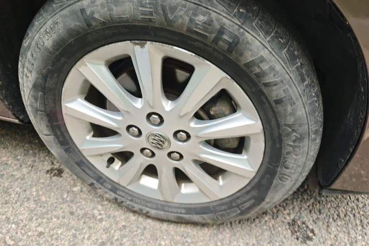 Used Buick GL8 2013 3.0L XT Luxury Business Flagship Edition Right Front Wheel Hub