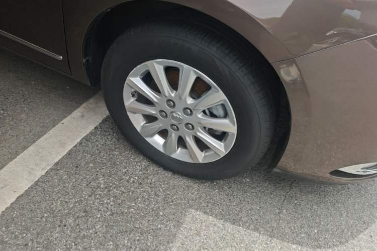 Used Buick GL8 2013 3.0L GT Luxury Business Haoya Edition Right Front Wheel Hub