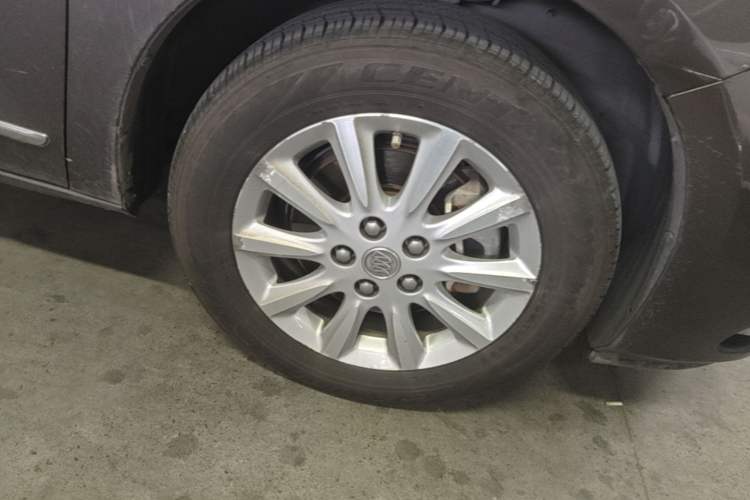 Used Buick GL8 2013 3.0L GT Luxury Business Haoya Edition Right Front Wheel Hub