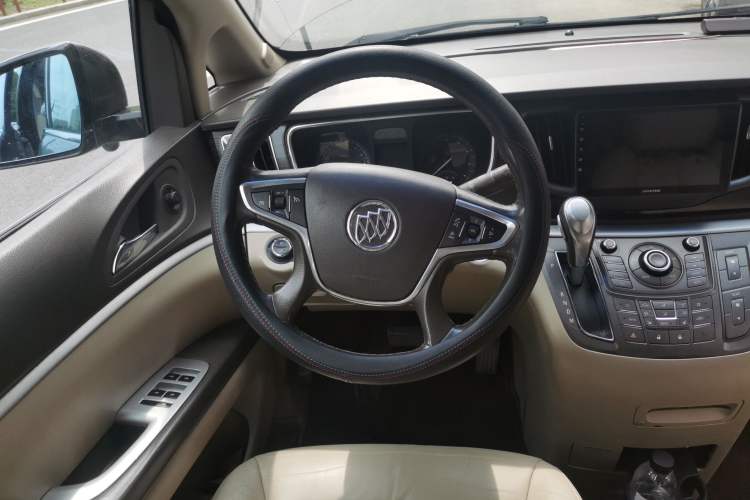 Used Buick GL8 2013 3.0L GT Luxury Business Haoya Edition Steering Wheel