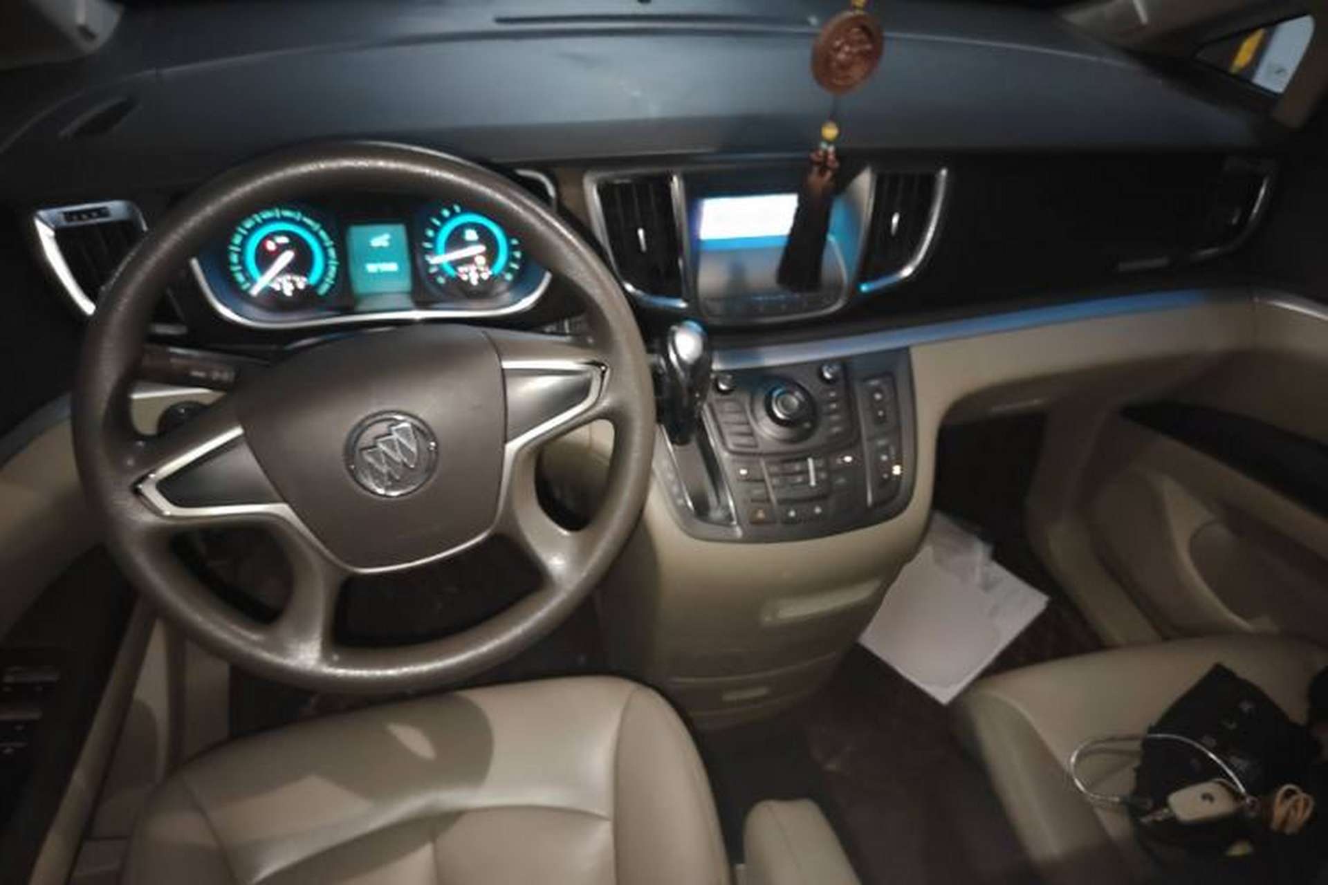 Used Buick GL8 2013 2.4L CT Luxury Business Comfort Edition Steering Wheel