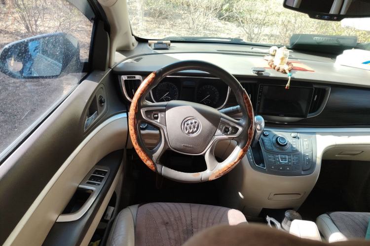 Used Buick GL8 2013 3.0L XT Luxury Business Flagship Edition Steering Wheel