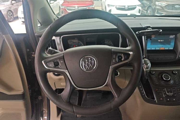 Used Buick GL8 2013 3.0L GT Luxury Business Haoya Edition Steering Wheel