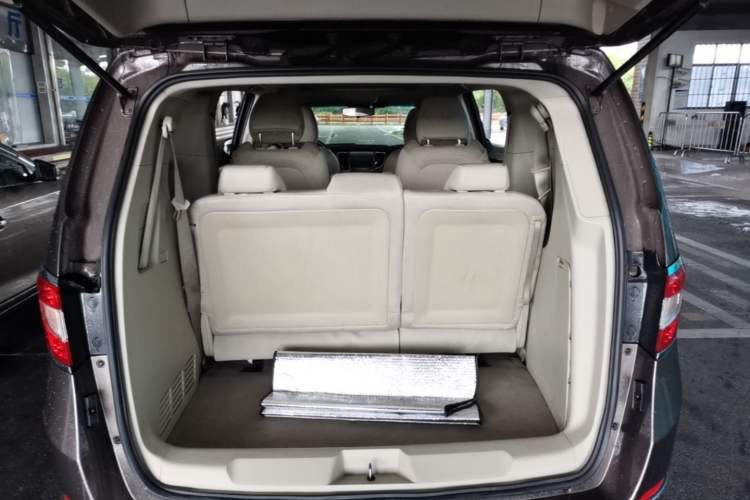 Used Buick GL8 2013 2.4L CT Luxury Business Comfort Edition Trunk