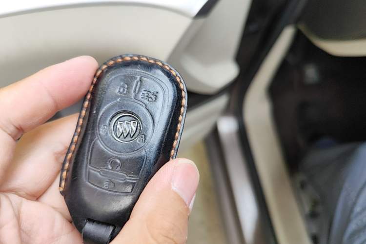 Used Buick GL8 2013 3.0L GT Luxury Business Haoya Edition Vehicle Key