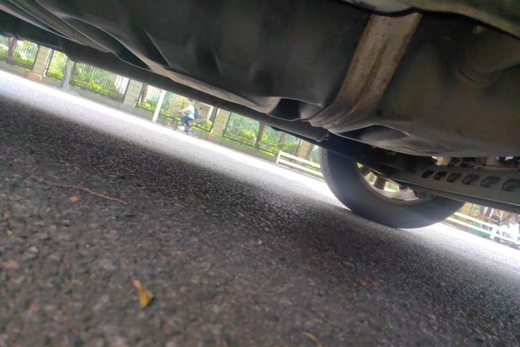Used Buick GL8 2014 2.4L Comfort Edition Chassis Rear Left