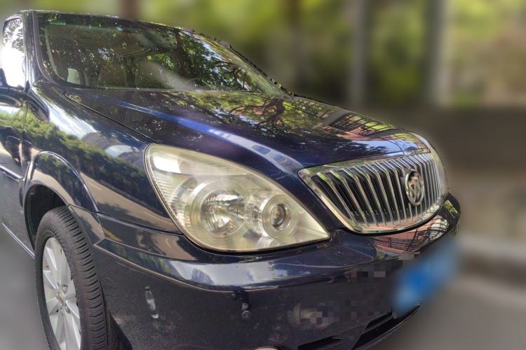 Used Buick GL8 2014 2.4L Comfort Edition Front Right 45 Deg