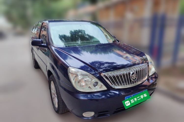 Used Buick GL8 2014 2.4L Classic Edition Front Right 45 Deg