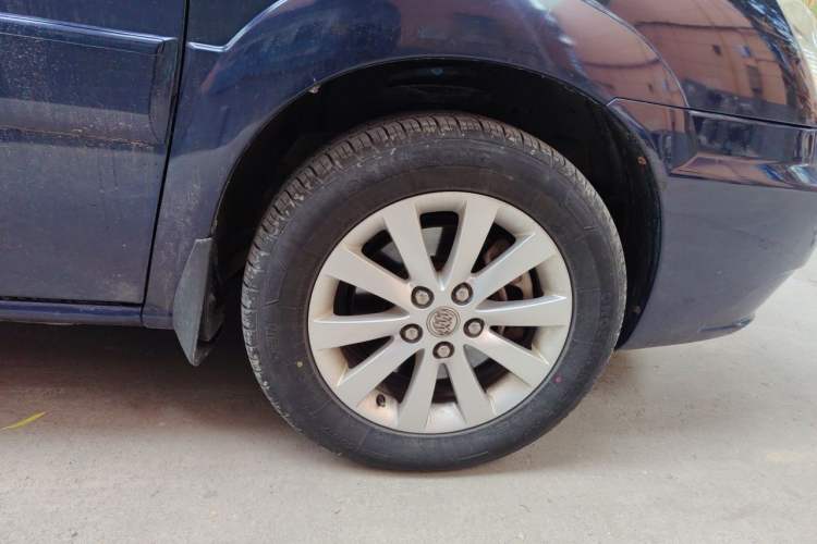 Used Buick GL8 2014 2.4L Classic Edition Right Front Wheel Hub