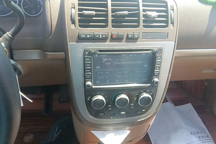 Used Buick GL8 2014 2.4L Classic Edition Audio And AC Panel
