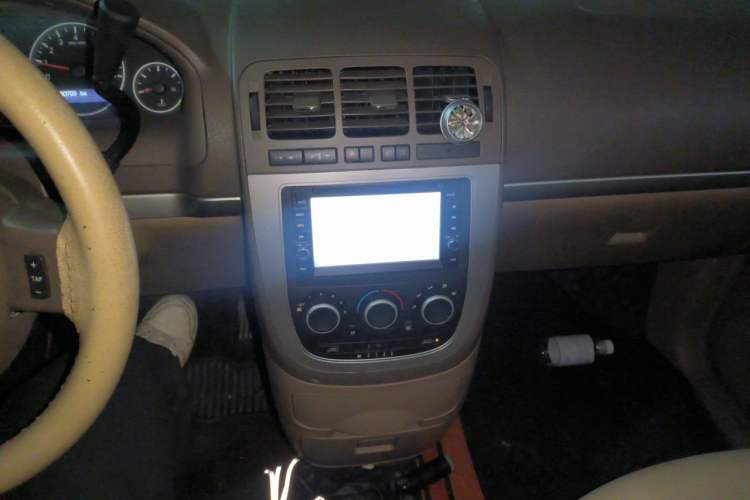 Used Buick GL8 2014 2.4L Classic Edition Audio And AC Panel