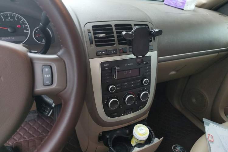 Used Buick GL8 2014 2.4L Classic Edition Audio And AC Panel