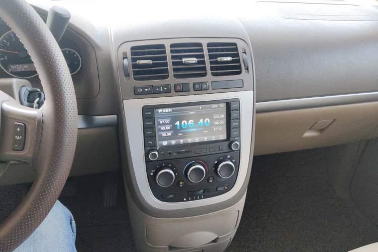 Used Buick GL8 2014 2.4L Classic Edition Audio And AC Panel