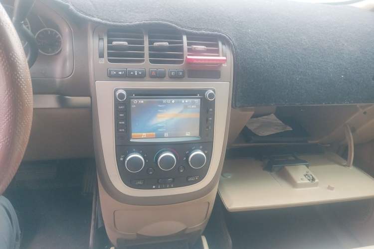 Used Buick GL8 2014 2.4L Classic Edition Audio And AC Panel