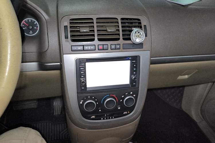 Used Buick GL8 2014 2.4L Classic Edition Audio And AC Panel