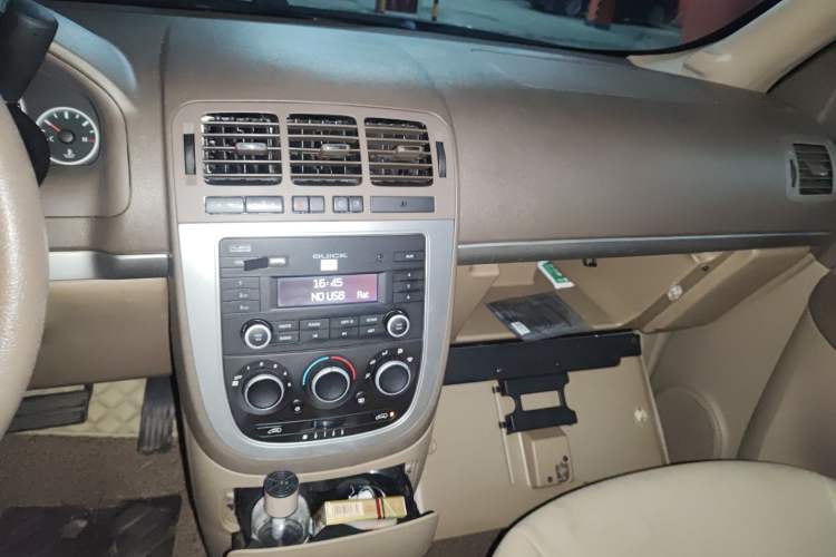 Used Buick GL8 2014 2.4L Comfort Edition Audio And AC Panel