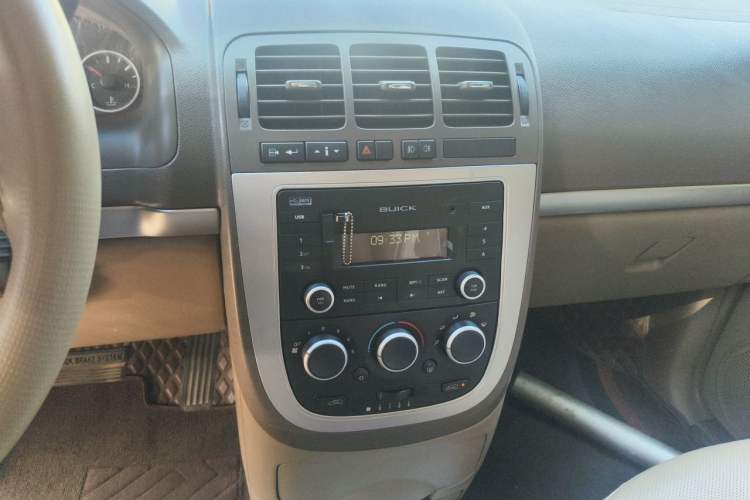 Used Buick GL8 2014 2.4L Comfort Edition Audio And AC Panel