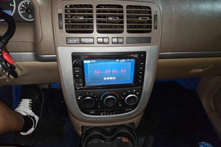 Used Buick GL8 2014 2.4L Classic Edition Audio And AC Panel