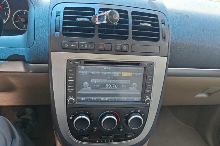 Used Buick GL8 2014 2.4L Executive Edition Audio And AC Panel