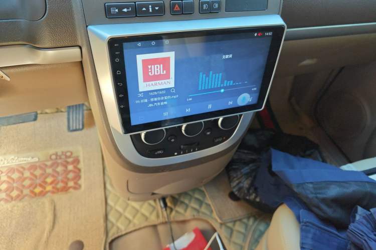 Used Buick GL8 2014 2.4L Classic Edition Audio And AC Panel