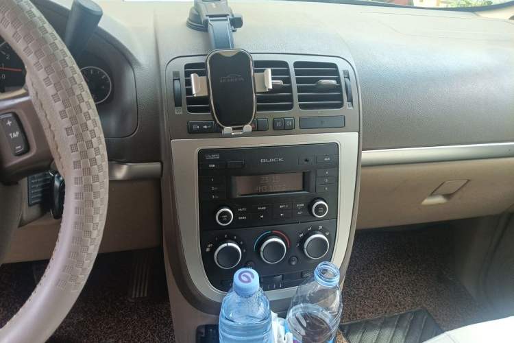 Used Buick GL8 2014 2.4L Comfort Edition Audio And AC Panel