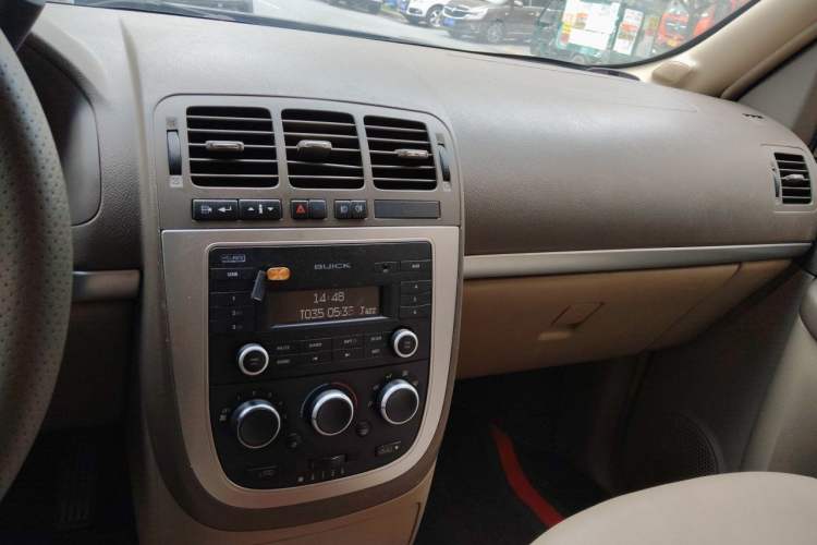 Used Buick GL8 2014 2.4L Comfort Edition Audio And AC Panel