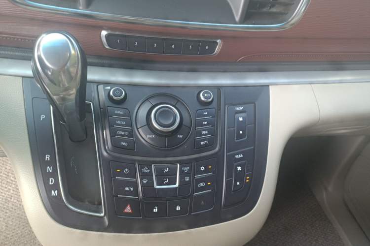 Used Buick GL8 2014 2.4L CT Luxury Business Comfort Edition Audio And AC Panel